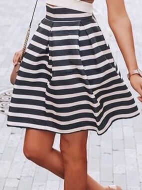 Chicwish women’s navy blue and White Striped A-Line Skirt size medium